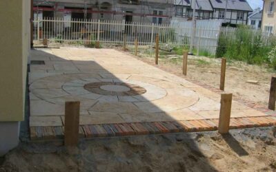 Taras z kamienia i automatyczne podlewanie