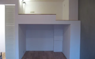 Adaptacja kawalerki z antresolą – Warszawa Powiśle