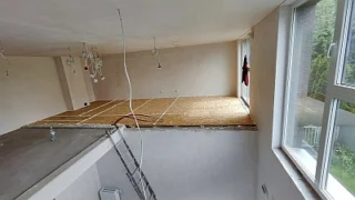 Antresola i strop drewniany 30 m² – Warszawa